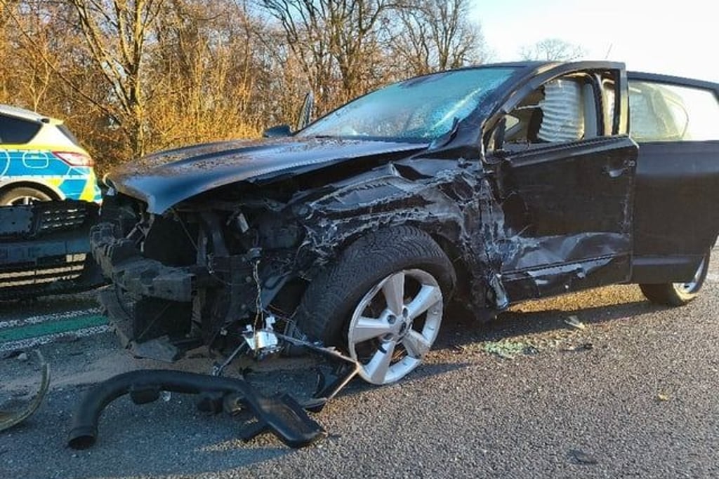 Major LKW Accident Shuts Down B9: Full Road Closure Updates